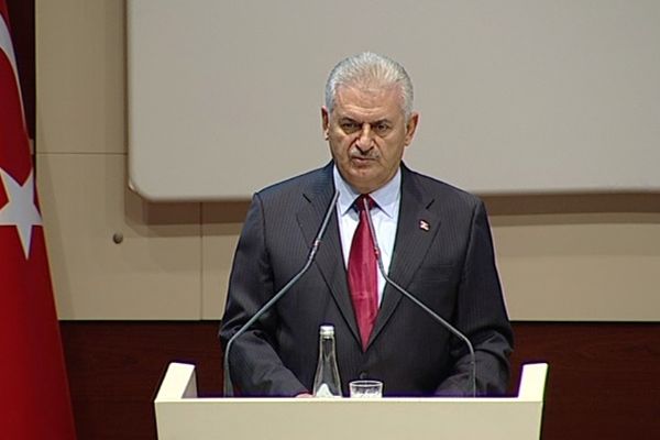 Başbakan Yıldırım: Cumhurbaşkanımız 'defolun' dedi!