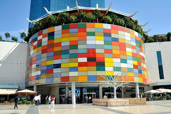 Antalya'da 2 şirkete kayyum atandı