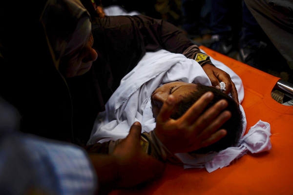 10 yaşındaki Filistinlinin cenazesine yüzlerce kişi katıldı