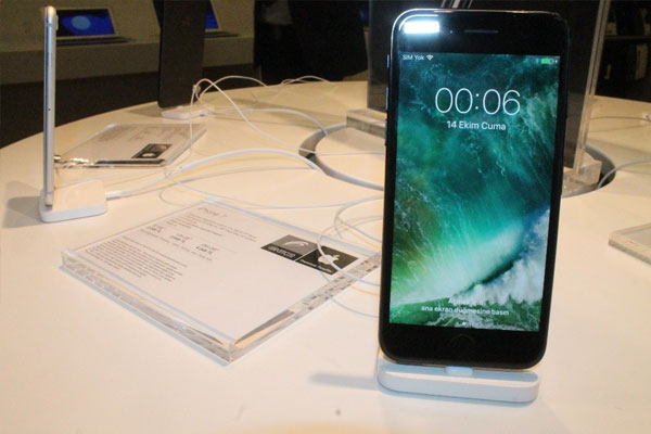 iPhone İstanbul’da beklenen ilgiyi görmedi