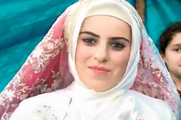 Çocuk gelin doğum yaptıktan sonra öldü