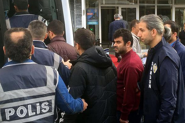 Samsun'da Bylock kullanan 50 öğretmen adliyede