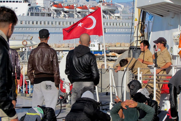 Çeşme’de 85 sığınmacı yakalandı