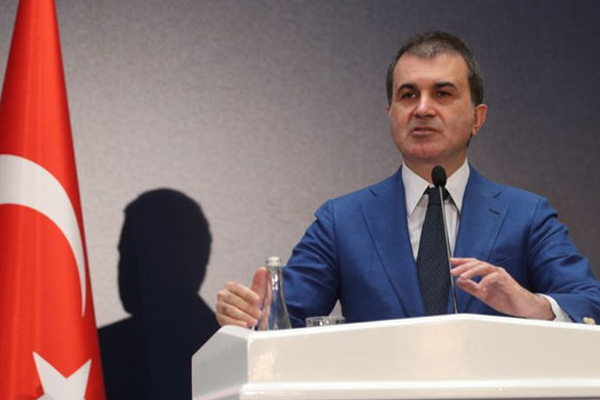 Çelik'ten Fransa Cumhurbaşkanı Hollande'a 'başörtüsü' yanıtı