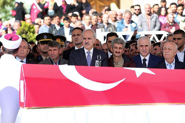 Şehit er son yolculuğuna uğurlandı