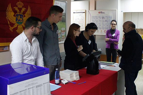 Karadağ'da halk sandık başında