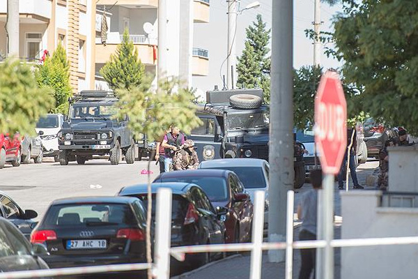 Gaziantep'te canlı bomba kendini patlattı