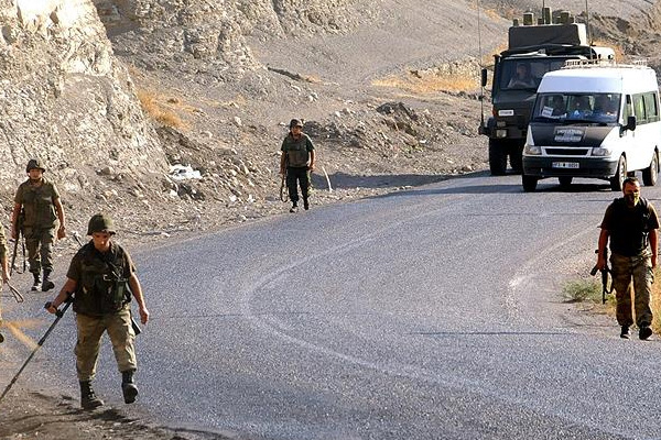 Hakkari'de terör saldırısı: Bir asker şehit