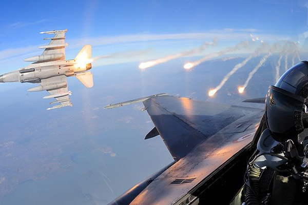 TSK, IŞİD hedeflerine bir yılda toplam 6 bin 820 atış gerçekleştirdi