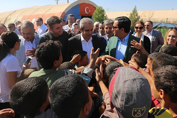 Belediye başkanlarından Suriyeli sığınmacılara ziyaret