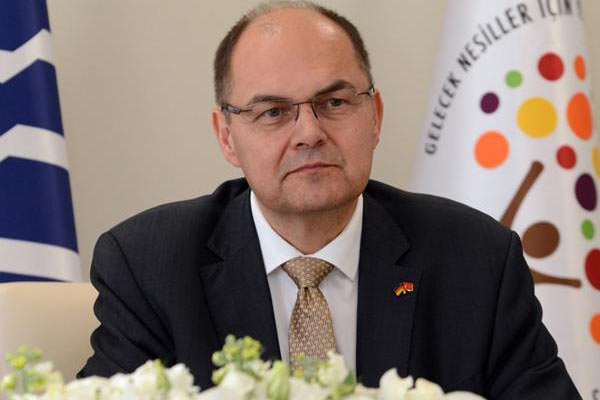 'Darbe girişimi başarısız olduğu için mutluyuz'