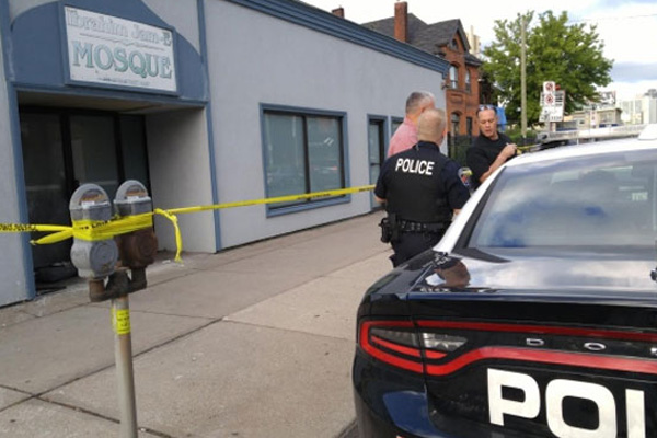Kanada’da yine camiye saldırı