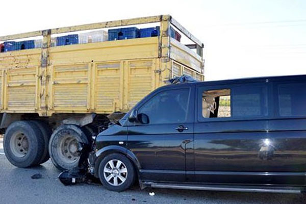 Bakan Çavuşoğlu'nun kardeşi kaza geçirdi