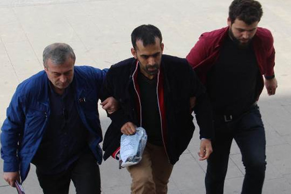 FETÖ firarileri TIR'da yakalandı