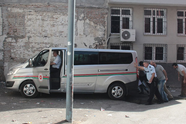 Hakimin aracına ses bombalı saldırı