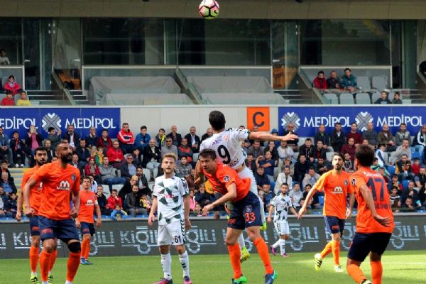 Başakşehir 7. haftayı lider kapattı