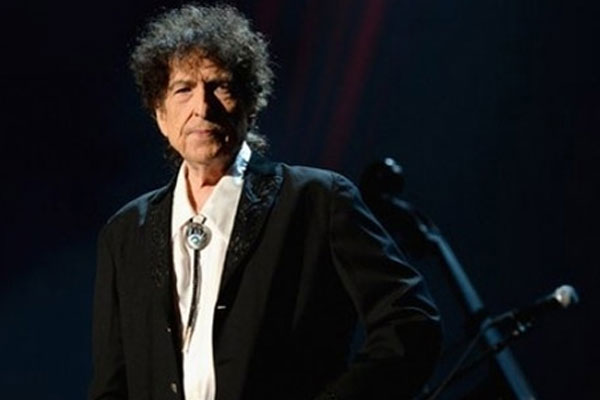 Nobel Komitesi: Dylan’a ulaşamıyoruz, pes ettik!