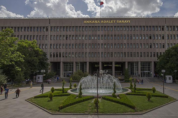 12 asker FETÖ'den tutuklandı