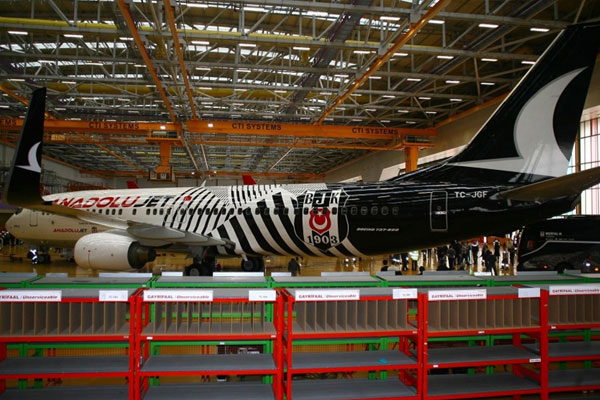 THY’den Beşiktaş’a özel tasarımlı uçak