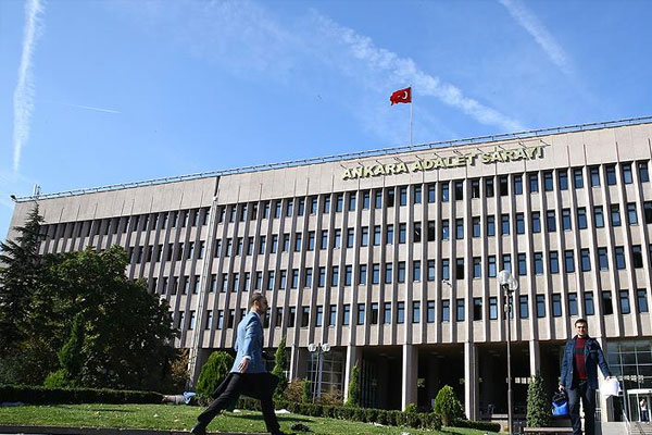 Ankara'da 14 hakim ve savcı Bylock'tan tutuklandı