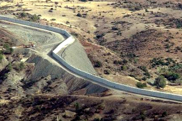 Hatay'dan Kilis'e kadar duvar örüldü