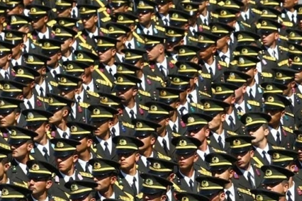 Konya'da 40 asker gözaltına alındı