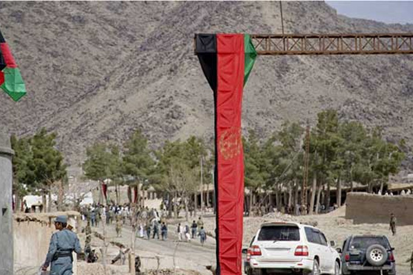 Afganistan'da iki ABD'li danışman öldürüldü