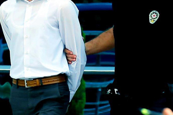 İzmit'te yedi asker FETÖ'den tutuklandı