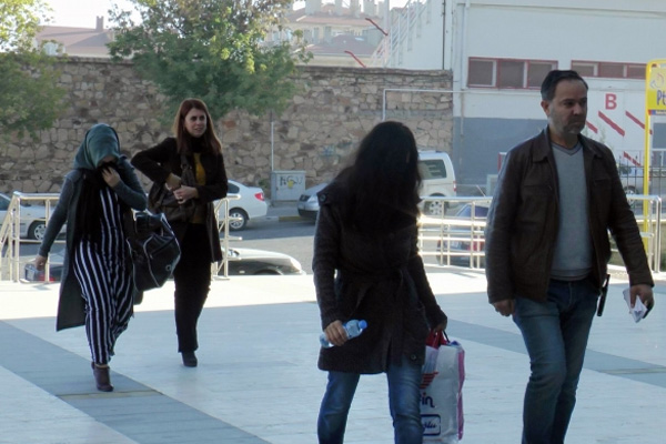 FETÖ'nün üniversite 'ablası' tutuklandı