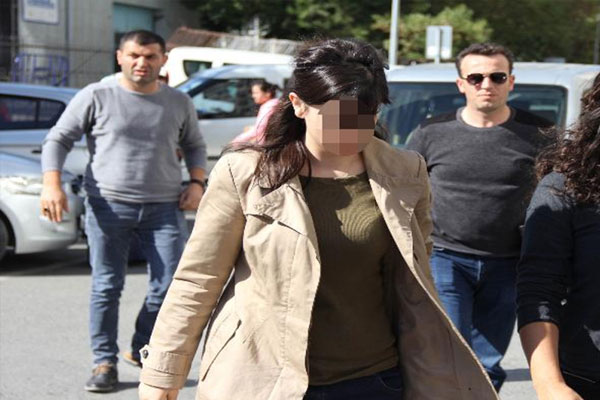 FETÖ soruşturmasında 2 kadın hakim gözaltında