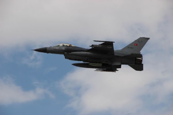 Suriye: Türk savaş uçaklarını düşüreceğiz