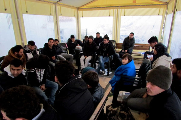 İzmir'de 51 kaçak göçmen yakalandı