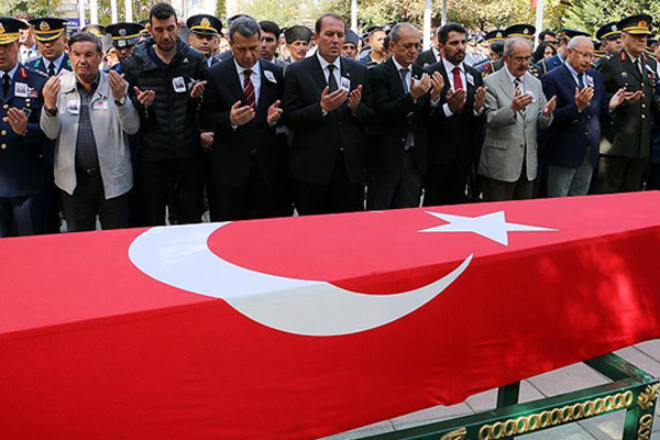 Çukurca'da şehit olan uzman çavuş defnedildi