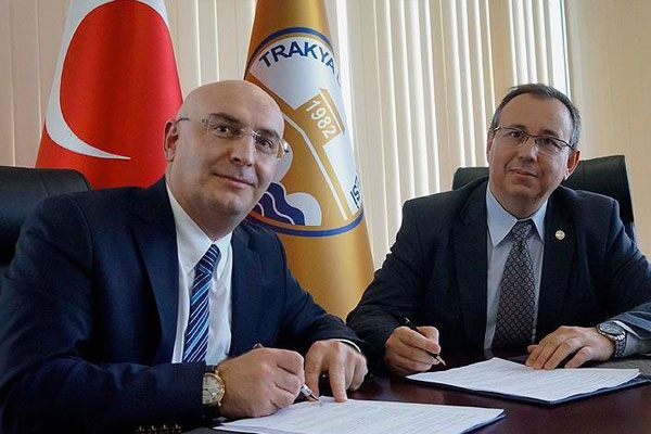 Arnavutça ve Boşnakça seçmeli ders oluyor