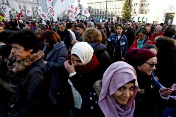 Roma'da Müslümanlardan protesto