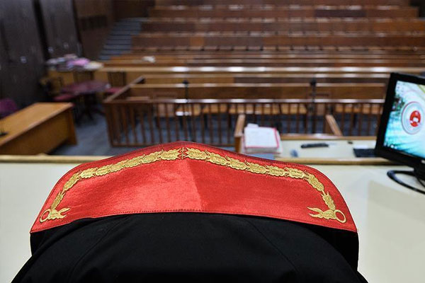 FETÖ'den tutuklanan hakim Bank Asya'nın avukatı çıktı