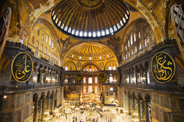 Yunan Bakan, Ayasofya'da okunan ezan sebebiyle ziyaretini iptal etti