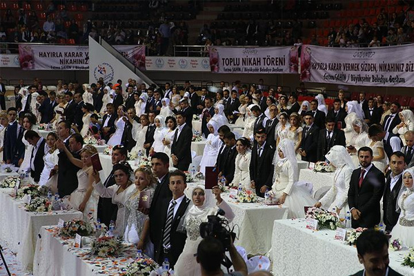 300 çift 'evet' dedi