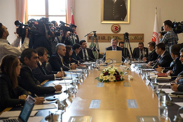 Meclis'in darbe mesaisi yoğun