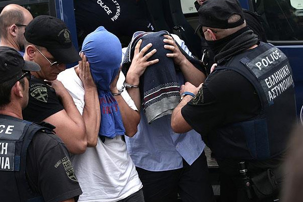 'Yunanistan darbeci askerleri teslim etmek zorunda'