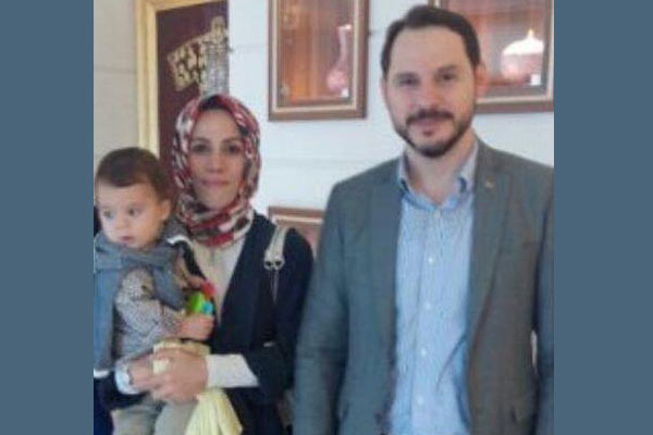 Erdoğan'ın torunu ilk kez görüntülendi!