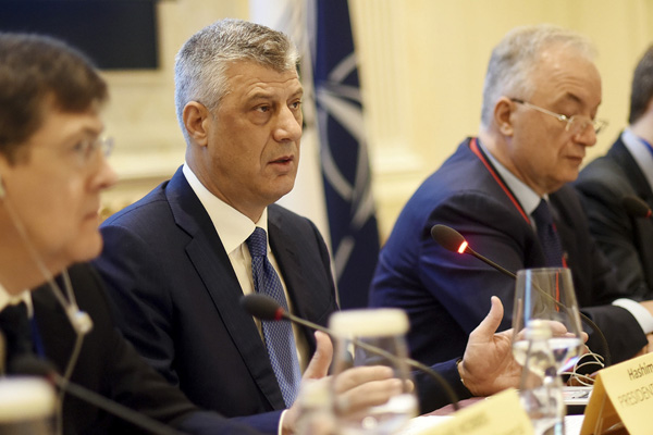 NATO'dan Kosova yönetimi ile ortak seminer