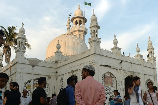 Kadınlar Hacı Ali Cami türbesine girebilecek