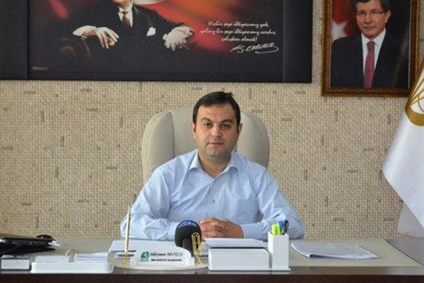 AK Partili Belediye Başkanı eşiyle FETÖ'den gözaltına alındı