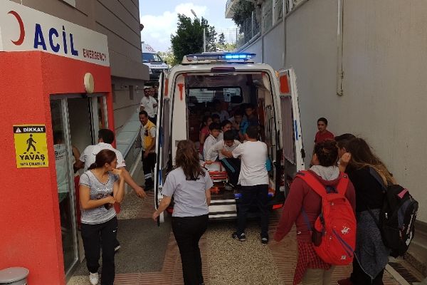 Batman’da 57 öğrenci zehirlendi