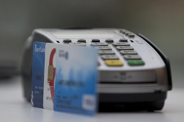 Türkiye'de kişi başına 2 kredi kartı düşüyor
