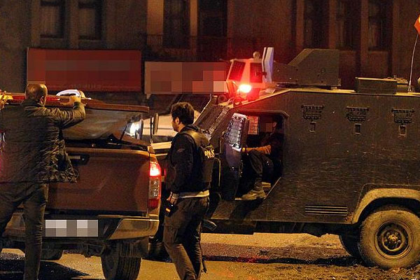 Hakkari'de zırhlı araca saldırı