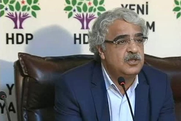HDP'li Mithat Sancar: AKP darbeyi sürdürüyor