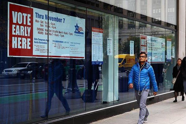 Trump tişörtü giyen seçmen oy kullanamadı