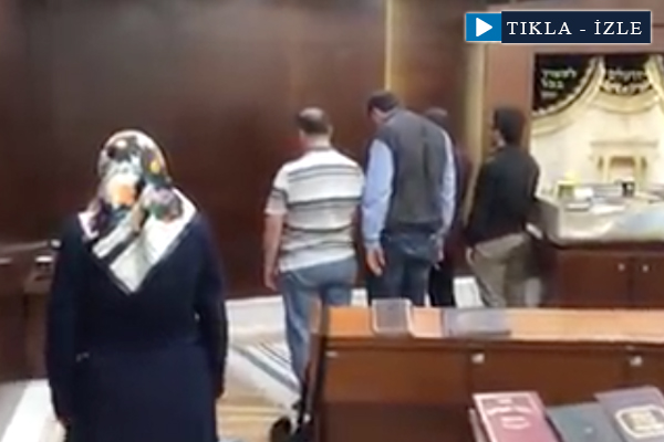 İsrail havalimanının Havra'sında namaz